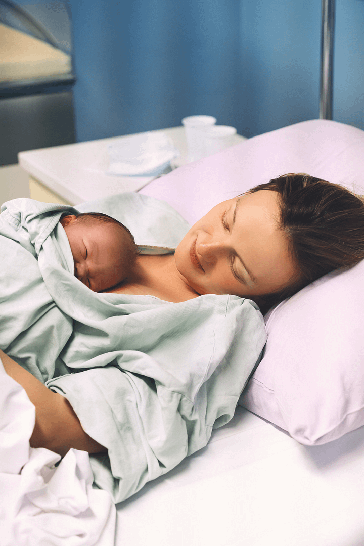 naissance bébé peau à peau